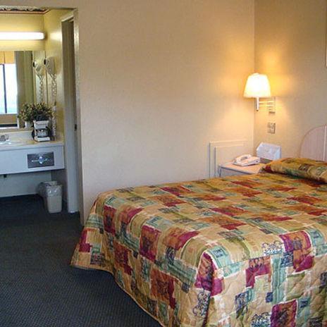 Executive Inn Pasadena Bilik gambar